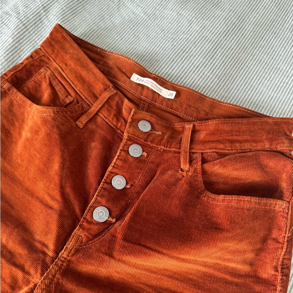 Levi’s 724 high rise straight corduroy cigarette pants